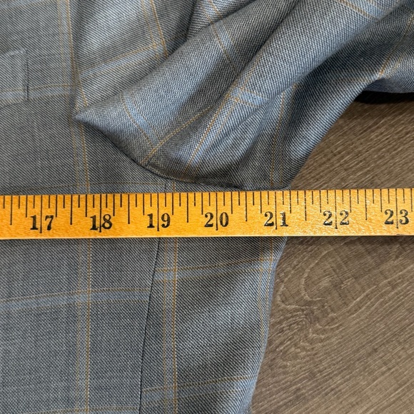 Loro Piana Italy 100% Wool Blazer Sport Coat USA 42 Gray Check 2 Button Dillards - Picture 10 of 16